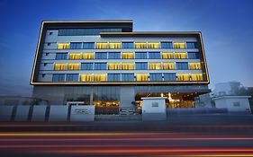 Vivanta Chennai It Expressway Omr